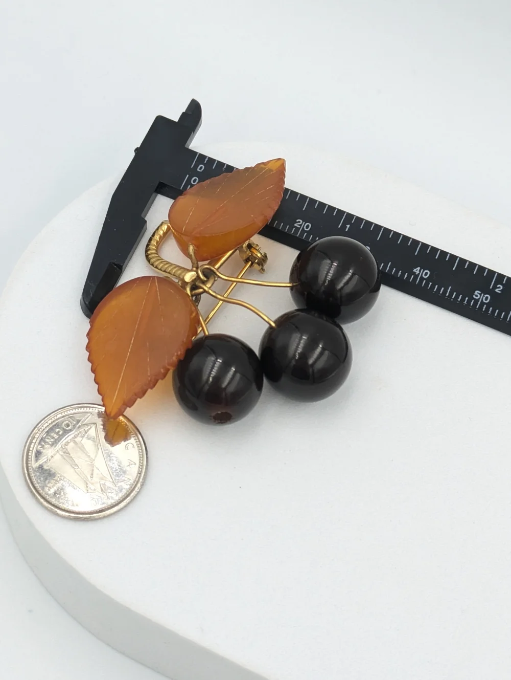 Vintage Baltic Amber Cherry Brooch - Gold Plated Brass Frame, USSR 1980s - Picture 2 of 9